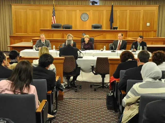 Discussion transpires at Luxembourg's council assembly