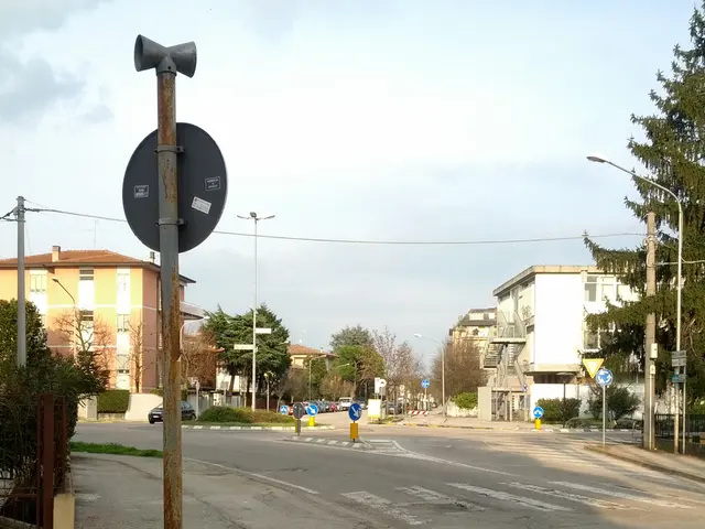 Tomorrow, Leinde Road will operate in a single direction of traffic.