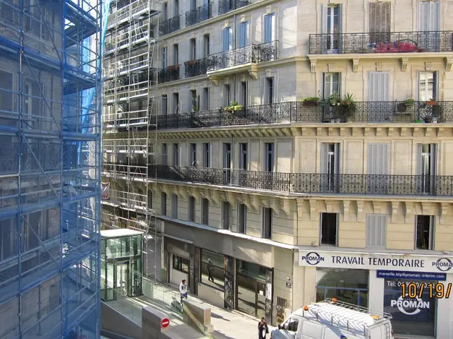 Investigators scrutinize Le Pen party's headquarters in financial probe