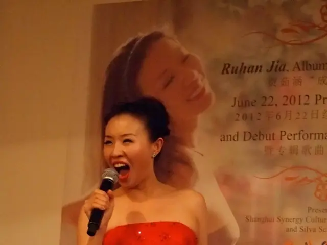 Unveiling the Pathway of Emerging Pop Music Artists from Personal Spaces to Glory and Wealth!