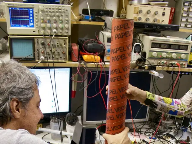 "Success-Linked Stress": The Unseen Financial Burden Revealed by Chris Guillebeau