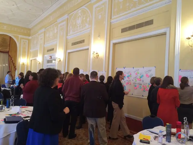 Gallery's Leading Figure Resigns Following Trump's Assertion of Termination