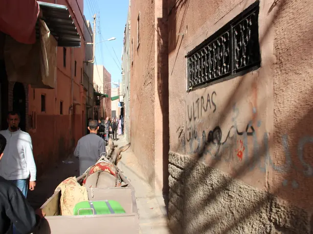 Conflict resolution at national boundaries