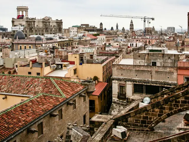 Real estate turbulence in Houston by 2025: shifting to a buyer's market, scorching hot spots, and...