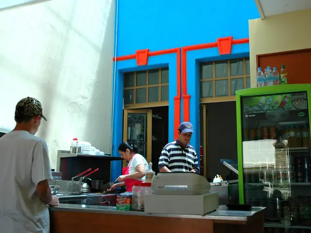 Food security alarm, "Küchen-Alarm," seeks employment in the culinary sector, offering 61...