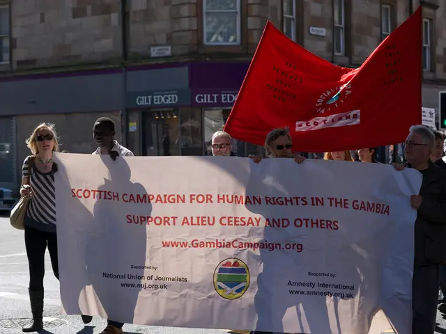 Despite the ongoing construction, Hürther Enterprises persists.