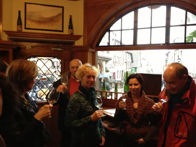 Elimination of liquor tax for on-site alcohol consumption at bars, pubs, and eateries proposed