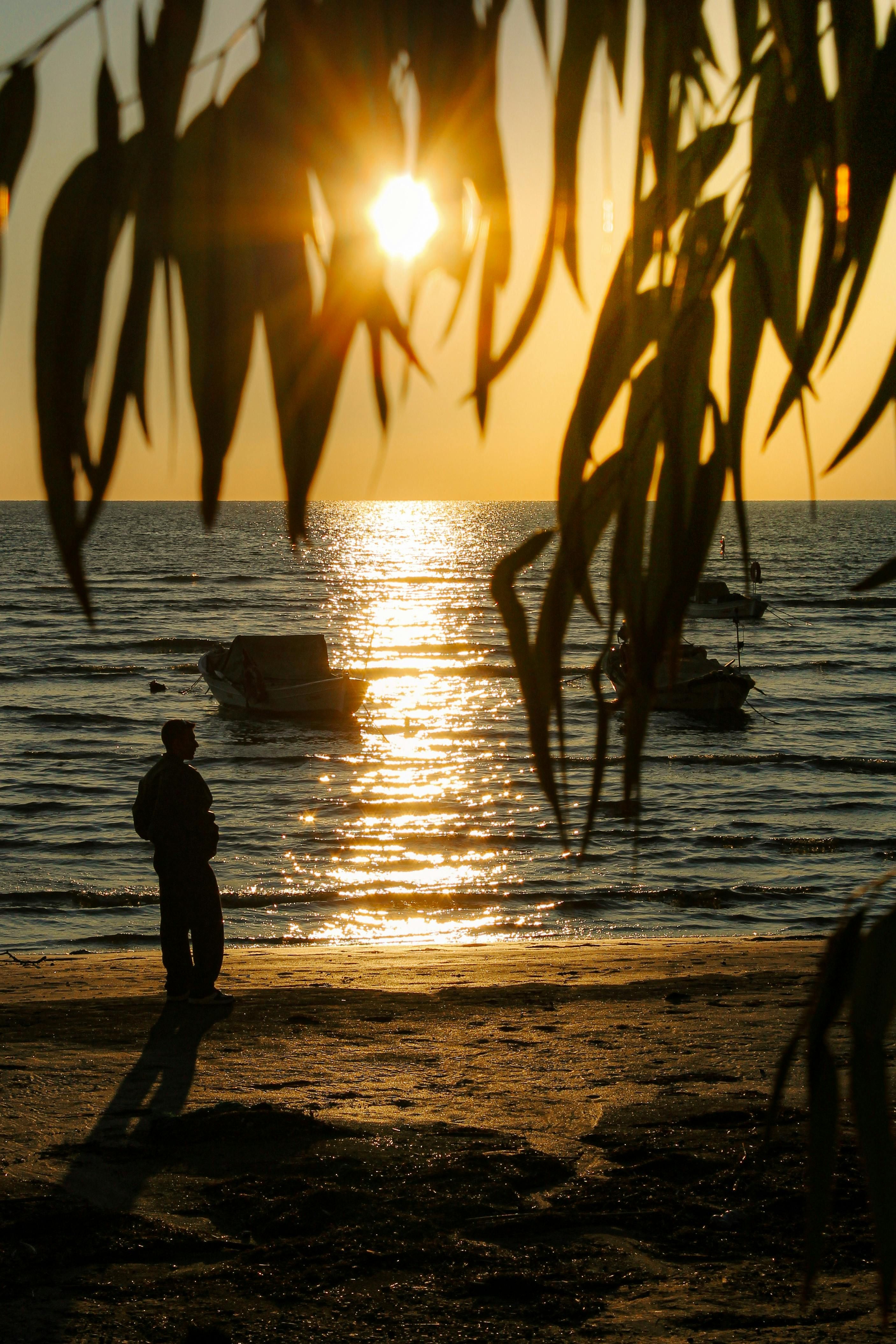 Picture captions: April 2025 saw a 7.8% surge in the AGEM Index, with the index climbing to 1,742.29 from the previous month, an increase of 126.55 points. In contrast, a year prior, the index was 633.23 points lower, marking a 57.1% rise. In April, seven out of the twelve AGEM Index companies experienced stock price growth, leading to seven positive contributions.